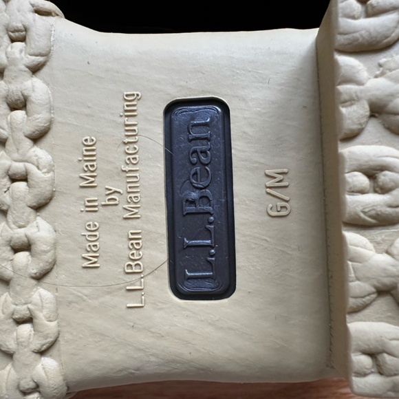 Brand New, never worn, LL Bean 6.5" Chelsea Boot - Picture 7 of 8